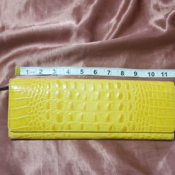 Alligator skin style clutch - Picture 5 of 7
